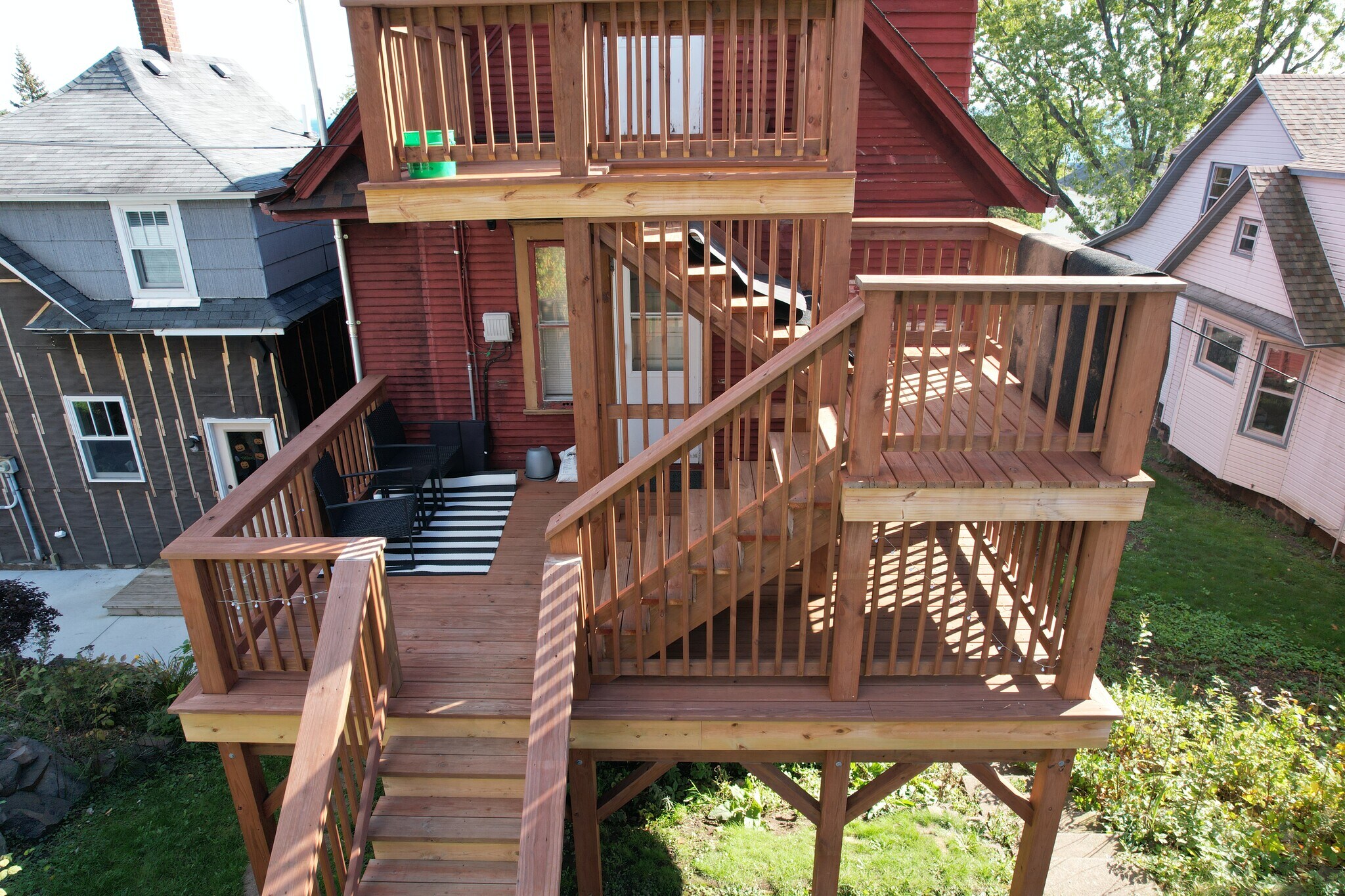 Building Photo - 1127 E 6th St