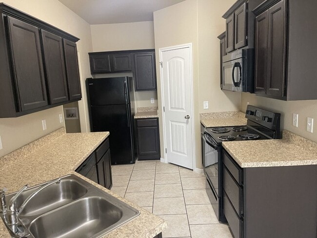 Building Photo - 1309 Vanguard Ln