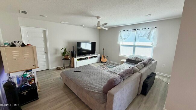 Building Photo - 250 Boggy Crk Wy