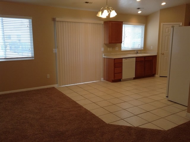 Building Photo - 555 E 700 N