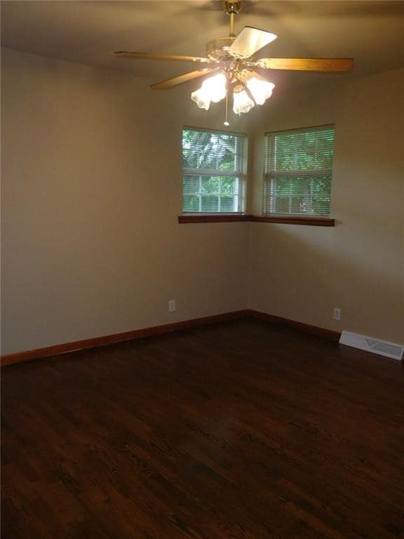 Building Photo - 309 Crestview Dr