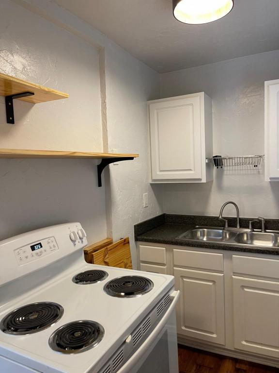 Building Photo - 2515 N Harvey Ave