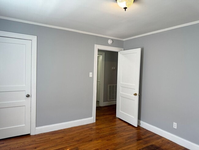 Building Photo - Great Location! Large Home with 3 bedrooms...