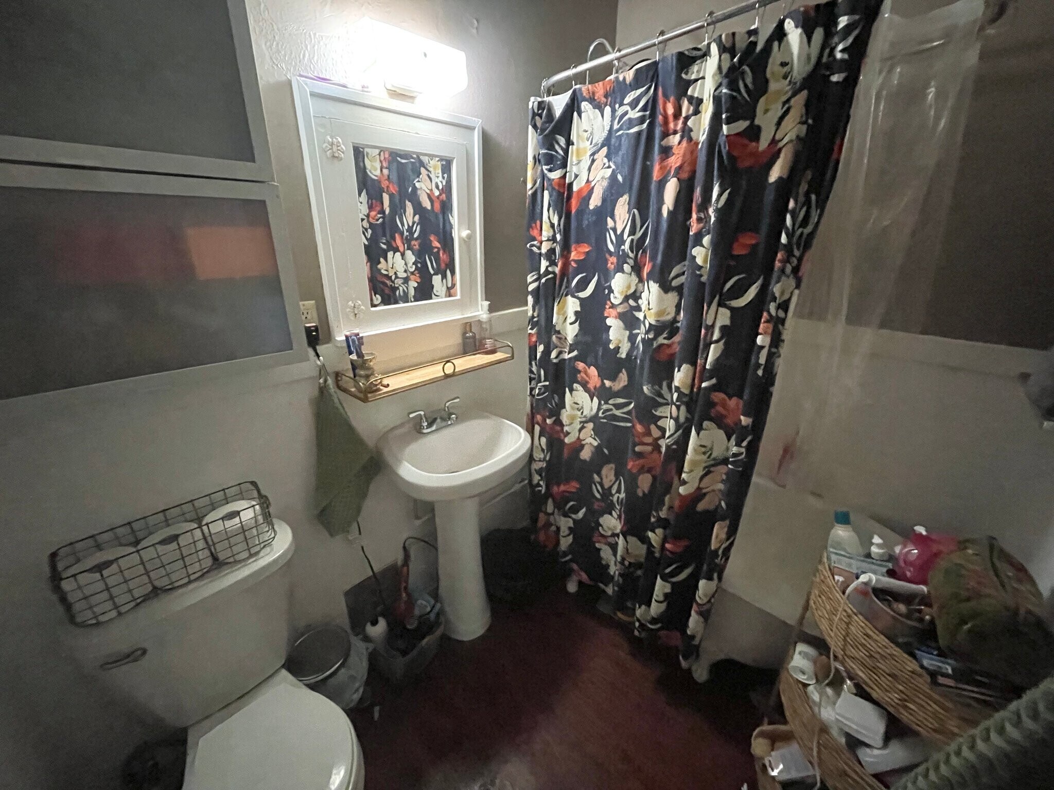 Building Photo - 603 NE Main St