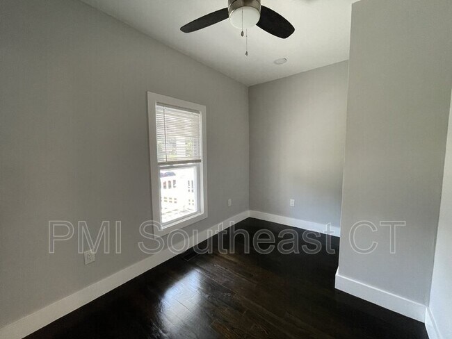 Building Photo - 5 Hunters Rd