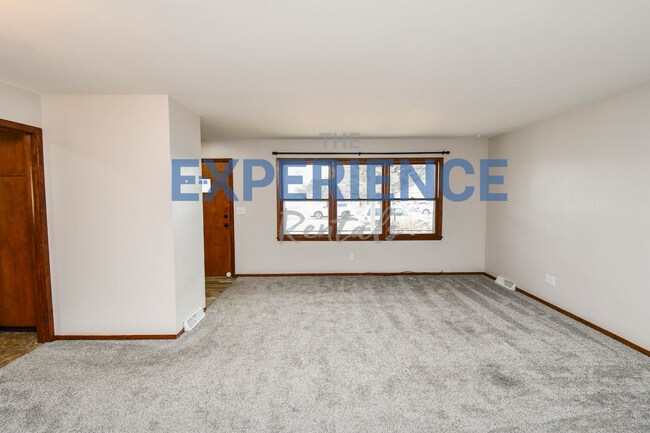 Building Photo - Spacious & Stylish 3-Bedroom Twin Home wit...