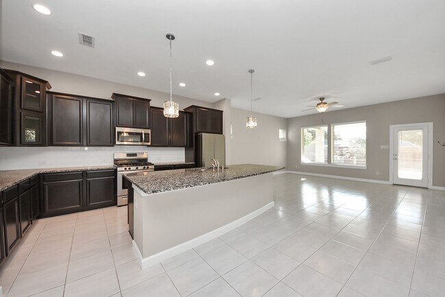 Building Photo - 8114 Silverspot Ln