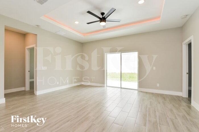Building Photo - 330 Athabasca Pl