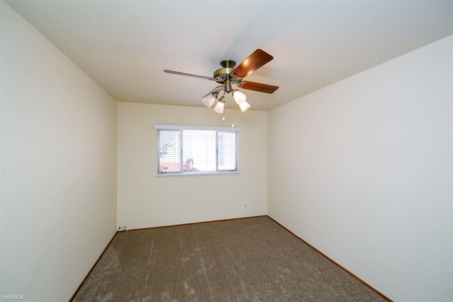 Building Photo - 1 br, 1 bath 4plex - 535 South Sierra Madr...