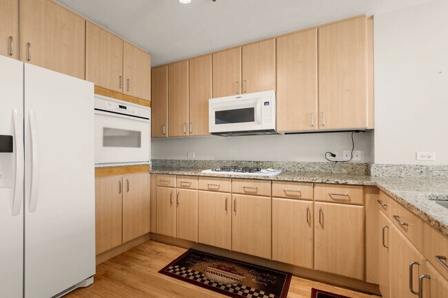 Building Photo - 1515 S Prairie Ave