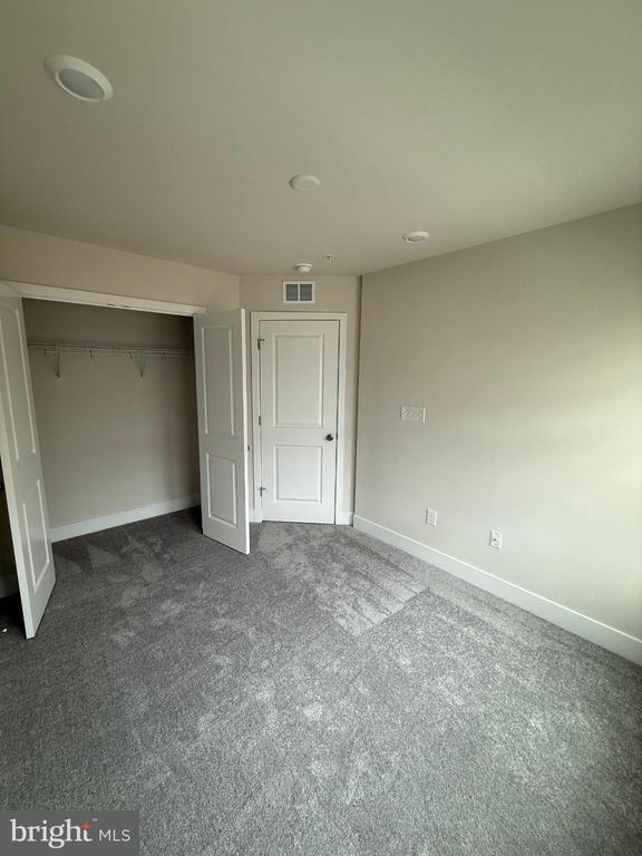 Building Photo - 2257 Marcy Dr