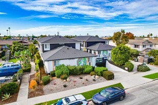Building Photo - Sunnyside Apartments | Coastal Living in Imperial Beach