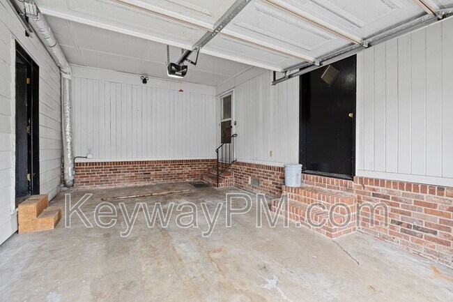 Building Photo - 1001 Beverly Heights Dr