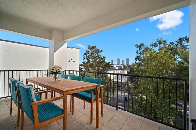 Building Photo - 435 S Oregon Ave