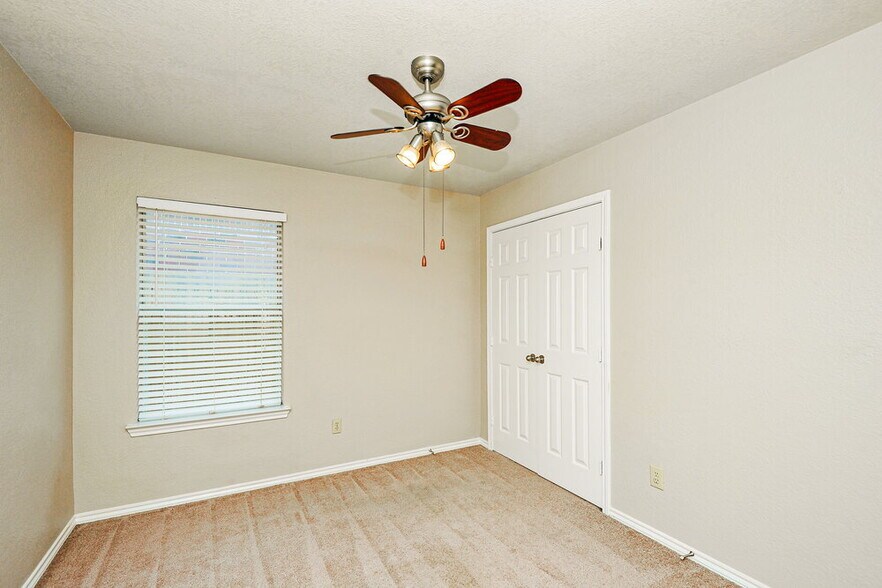 Building Photo - 840 Voltamp Dr