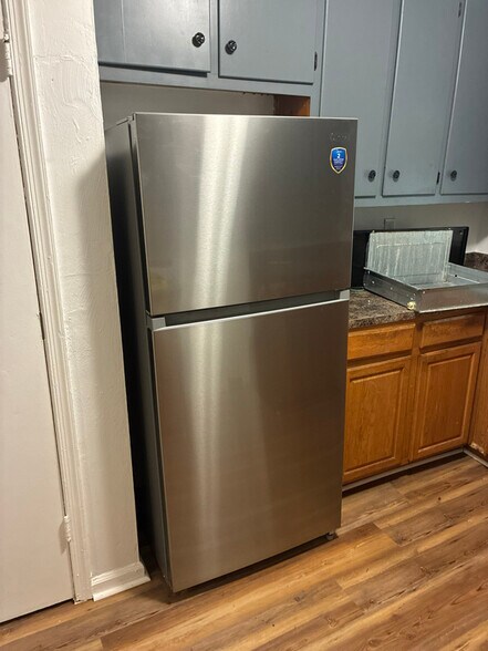 Building Photo - 729 16th St