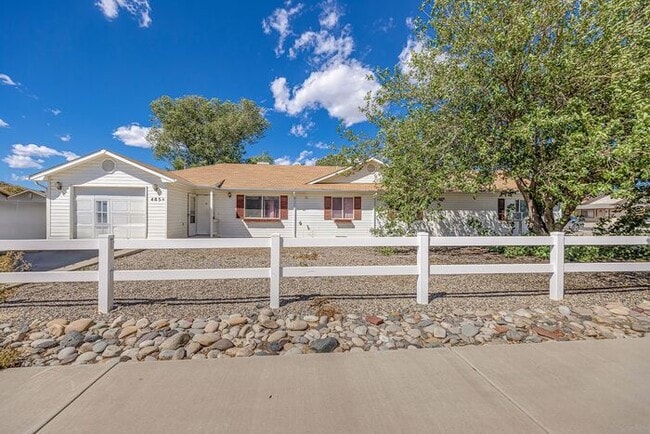Building Photo - Bright, Comfortable & Move-In Ready – Rambling Acres Unit A