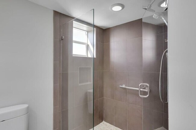 Building Photo - 1200 S Ocean Blvd