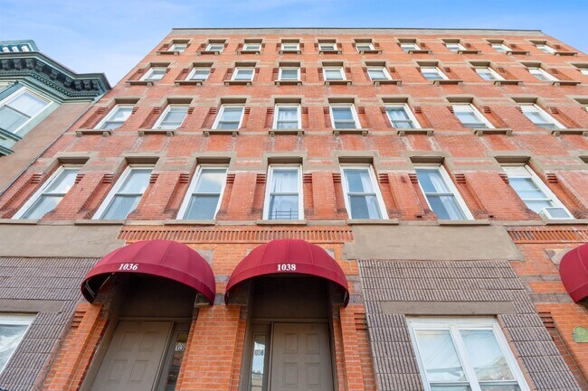 Building Photo - 1038 Willow Ave