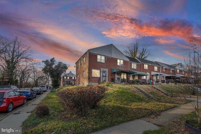 Building Photo - 30 N Athol Ave