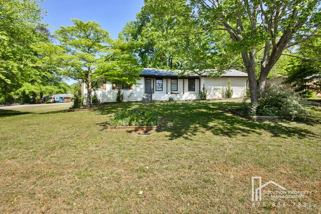 Building Photo - 1870 Gherry Dr