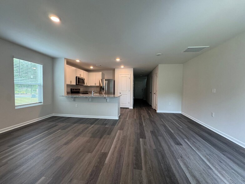 Building Photo - 128 Harvest Gold Dr