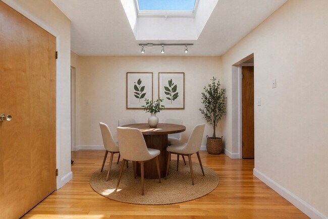 Building Photo - 30 Chester St