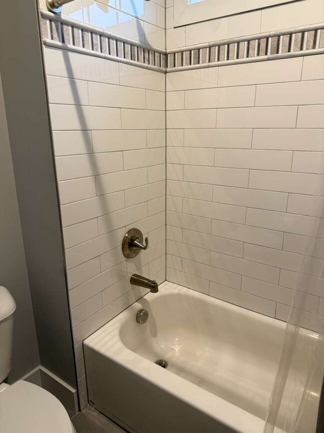 Building Photo - 2-712 S State St