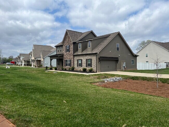 Building Photo - "Spacious 4-Bedroom Retreat with 3.5 Baths in Charming Mt. Juliet!"