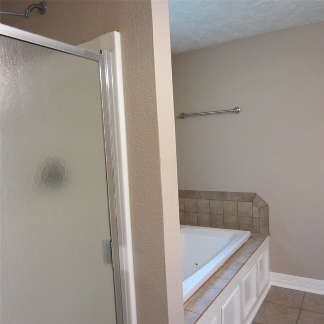 Building Photo - 18675 Ferne Dr