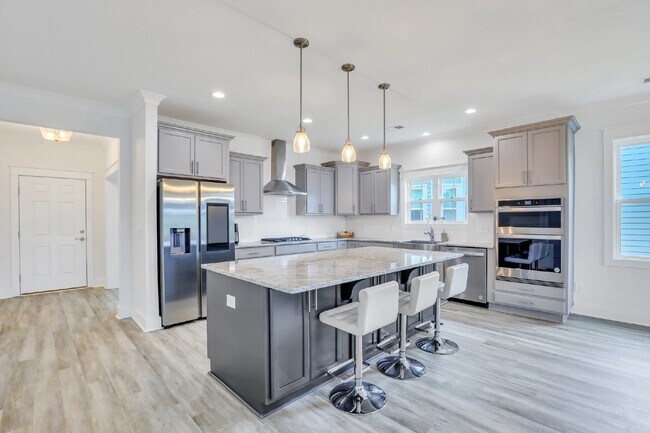 Building Photo - "Lagoon view in Lawton Station - Spacious ...