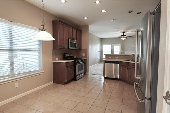 Building Photo - 1114 Boxwood Loop