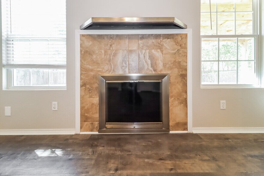 Building Photo - 2006 Andover Dr