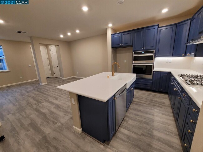 Building Photo - 115 Wallace Cir