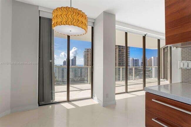 Building Photo - 19500 Turnberry Way
