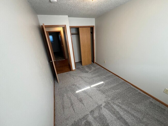 Building Photo - Large 3 bedroom apartment close to Sawyer Elementary, great for families