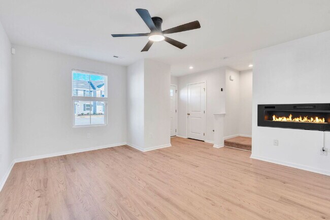 Building Photo - Modern 3BR, 2.5BA Townhouse in Walnut Hill Townes in Greer! ($1800/mo base rent***)