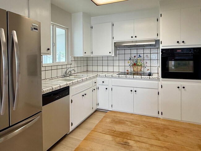 Building Photo - Updated 3 Bedroom 1 Bath West San Jose Gem! Campbell Union Schools!