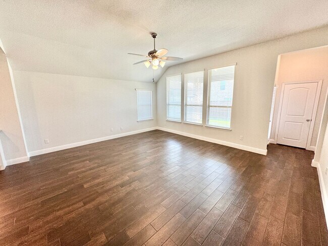 Building Photo - Argyle ISD! 3 Bed 2 Bath Home in PERFECT Location