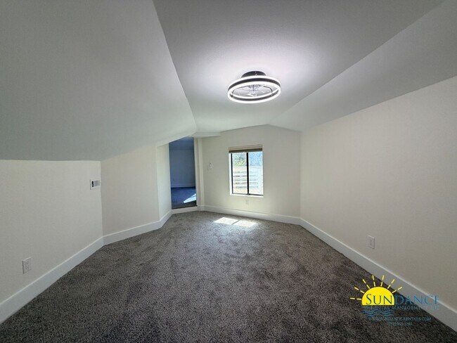 Building Photo - Waterfront 3 Bedroom Home Near E. John Sims Parkway in Niceville!