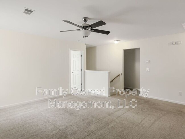 Building Photo - 159 Meadow Wood Rd