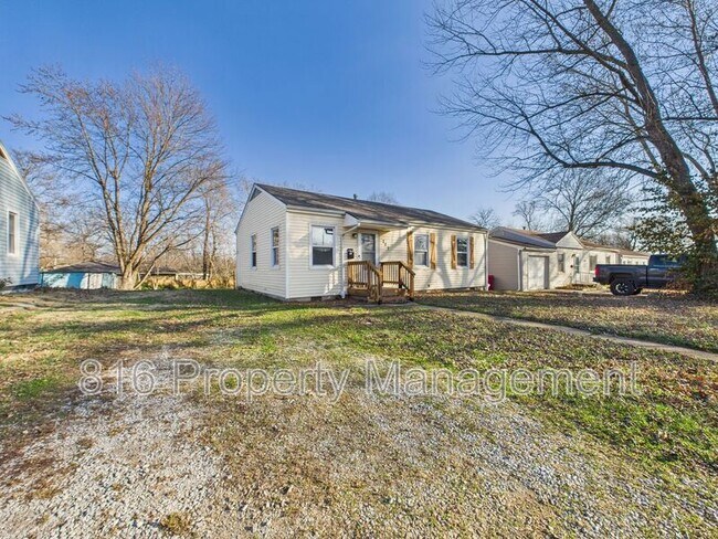 Building Photo - 721 N Rogers St