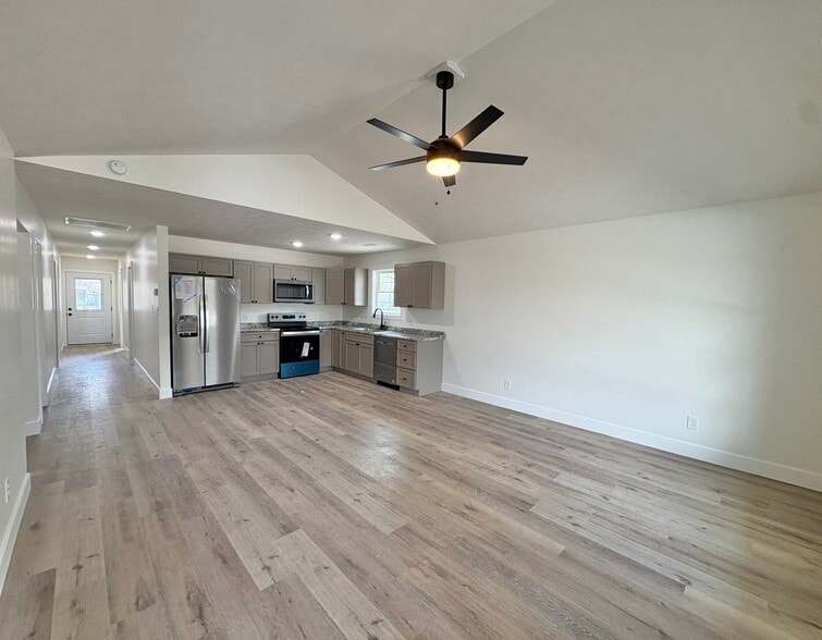 Building Photo - 209 Madison St