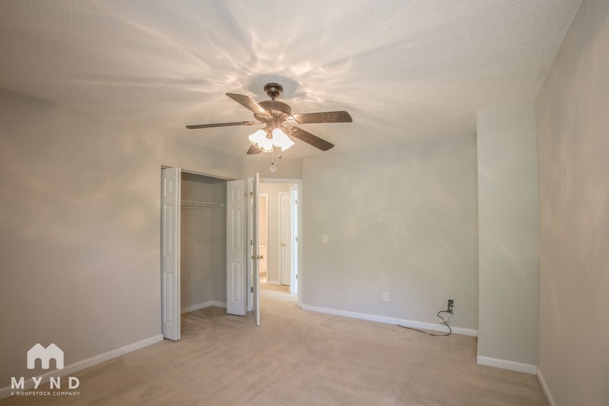 Building Photo - 432 The Gables Dr