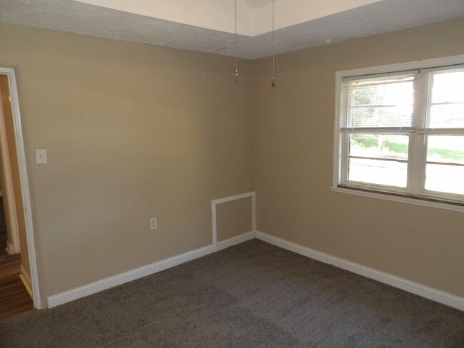 Building Photo - 103 Carey Ave