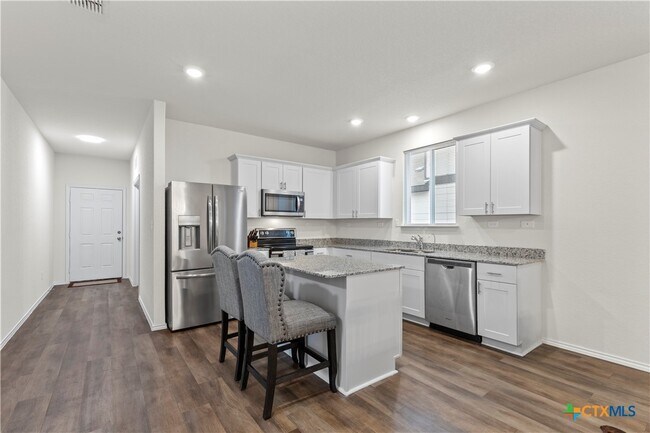Building Photo - 808 Beacon Hts