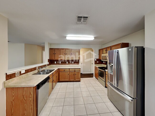 Building Photo - 24707 Hickory Meadow