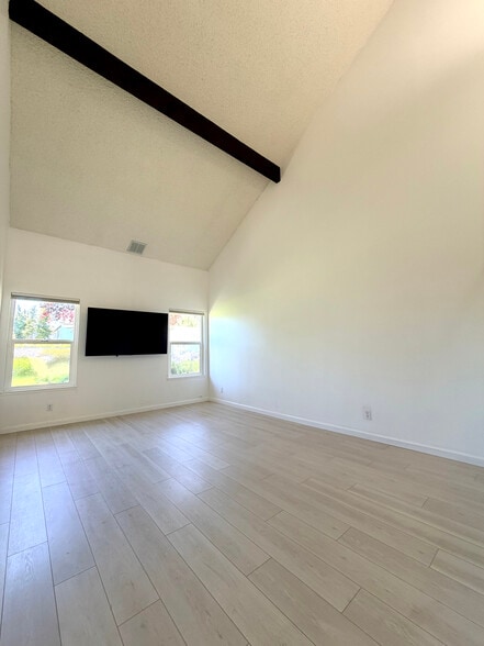 Building Photo - 716 Nina Ln