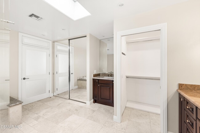 Building Photo - 3805 Mainsail Cir