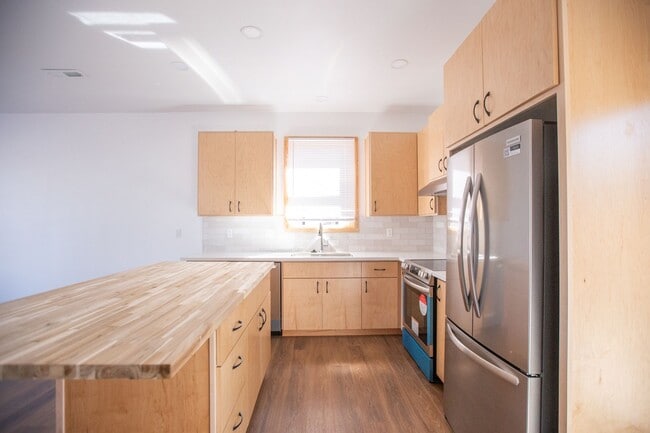 Building Photo - One Month Free ***Available NOW-  3 Bedroo...